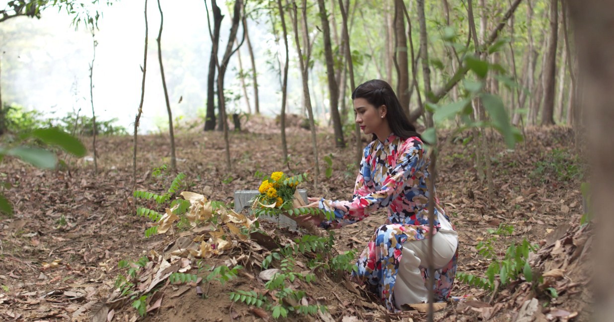 Mộng Phù Hoa: Vừa trở lại Sài Gòn, Ba Trang đã rơi vào cảnh tiền hết, tình tan Mộng Phù Hoa: Vừa trở lại Sài Gòn, Ba Trang đã rơi vào cảnh tiền hết, tình tan